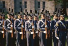 Military Boom Shocks Washington — First Time in 15 Years Uniformed soldiers in formation during a military parade